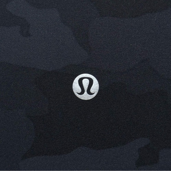 Lululemon Align Super High Rise Short *10" in Heritage 365 Camo Deep Coal Multi - Picture 6 of 8